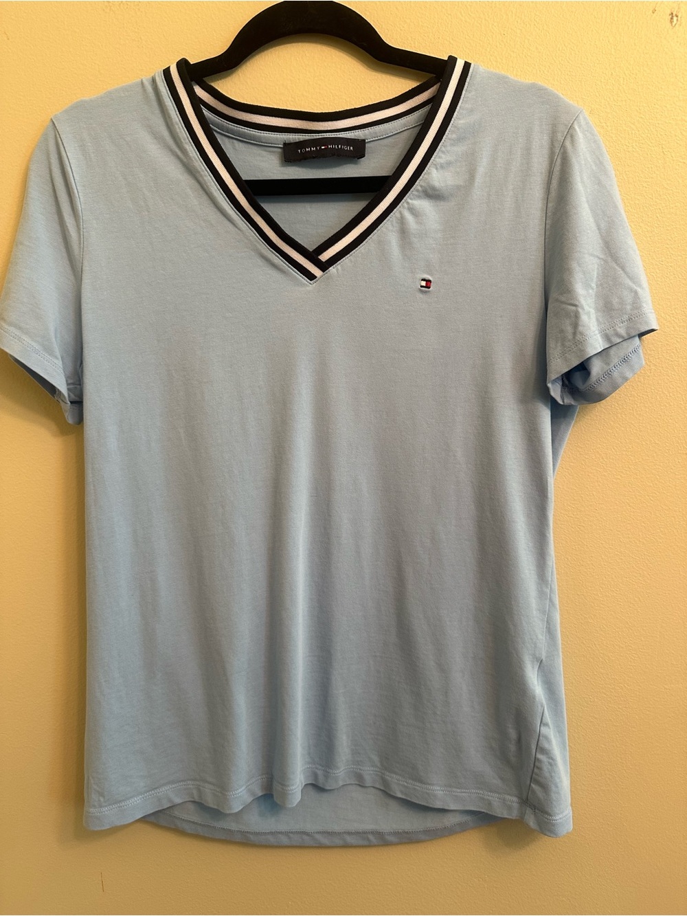 Tommy Hilfiger Blue V Neck T Shirt Striped Trim Preppy Logo Cotton Tee 1124 - Picture 2 of 7